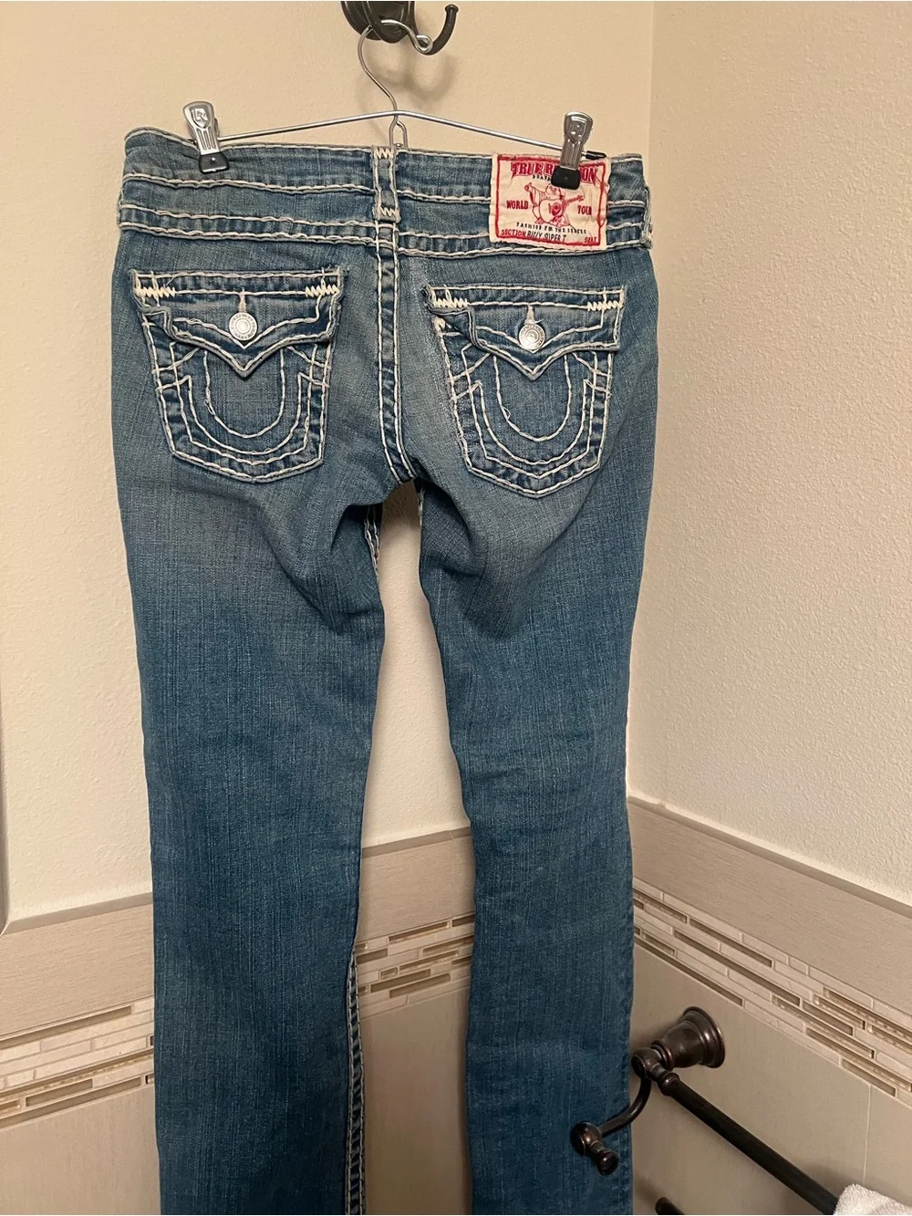 True Religion Women's Medium Blue Skinny Jeans with White Contrast Stitching